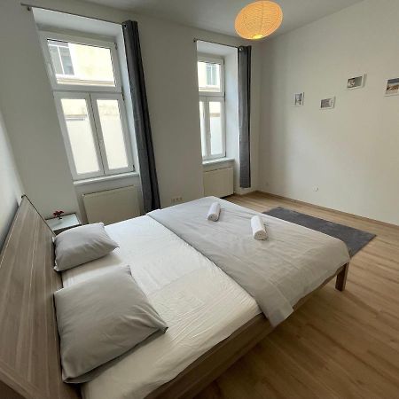 Cozy 8-Person Home In Vienna Located At Haberlgasse 82 N1 Exteriér fotografie